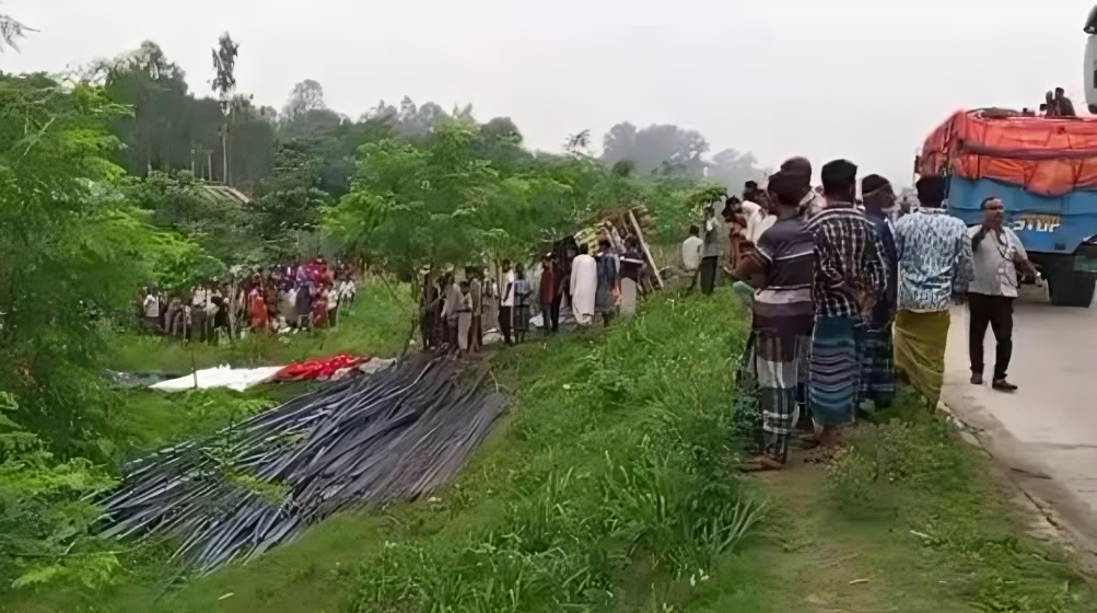 ঢাকা-টাঙ্গাইল মহাসড়কের কালিহাতীতে ট্রাক উল্টে ১৫ জন নিহত, আহত ৬