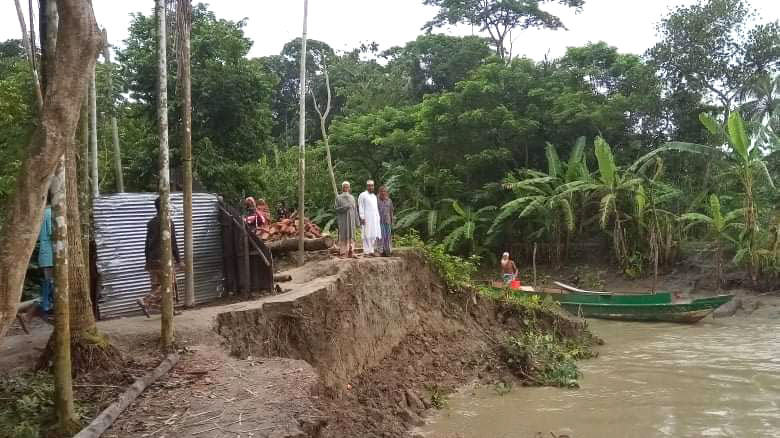 ভাঙনে বিলীন বসতবাড়ি