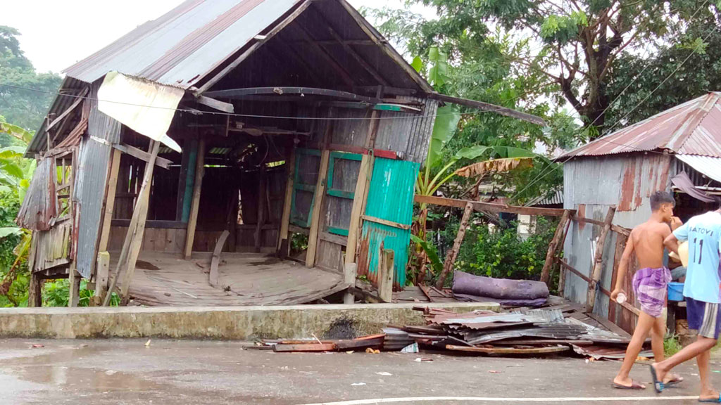 ব্যবসায়ীর দোকান ভাঙচুরের অভিযোগ