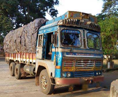 ৪৪০ মণ ধান নিয়ে ট্রাকচালক উধাও
