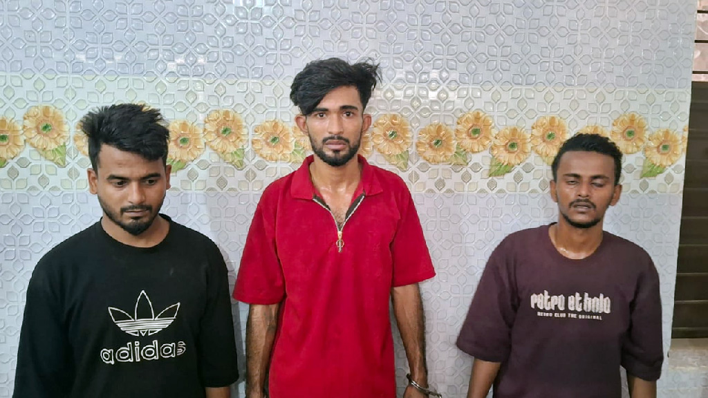 অ্যালেক্স ইমনকে কুপিয়ে হত্যার ঘটনায় গ্রেপ্তার তিনজন। ছবি: সংগৃহীত