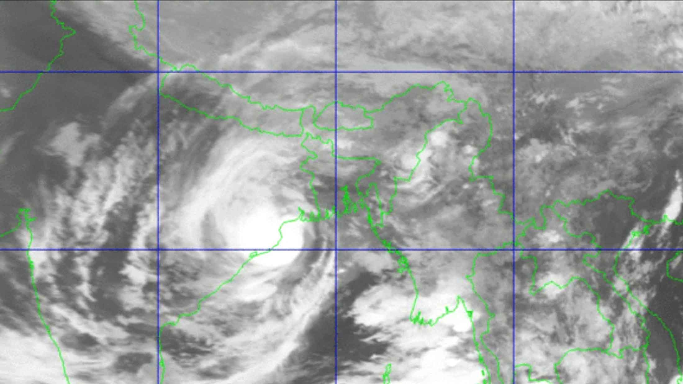 উপকূলের কাছাকাছি ঘূর্ণিঝড় ইয়াস