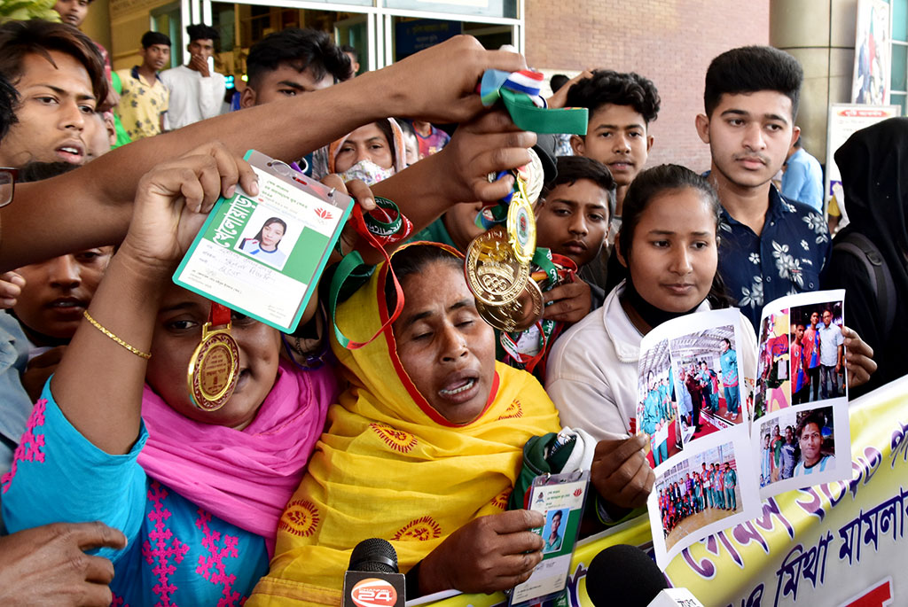 রাজশাহীতে পুলিশের স্ত্রীর মামলায় অন্য খেলোয়াড়দেরও জামিন