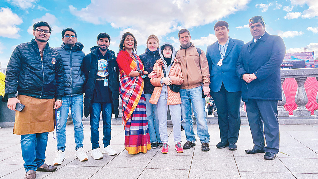 মস্কোর মঞ্চে বাংলাদেশের দুই শিল্পী