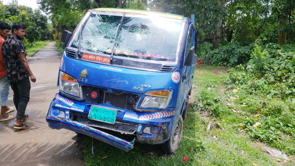 একাকী বৃদ্ধা, ভাতিজার সঙ্গে ঈদ করতে যাওয়ার পথে পিকআপচাপায় মৃত্যু