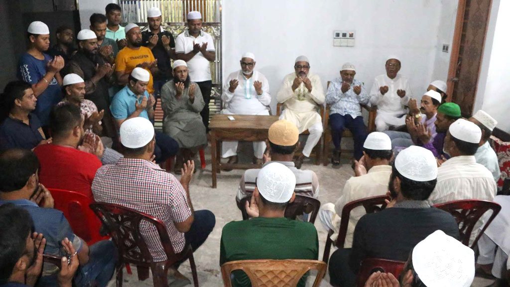 ঈশ্বরদীতে রাষ্ট্রপতির সুস্থতা কামনায় বিশেষ দোয়া