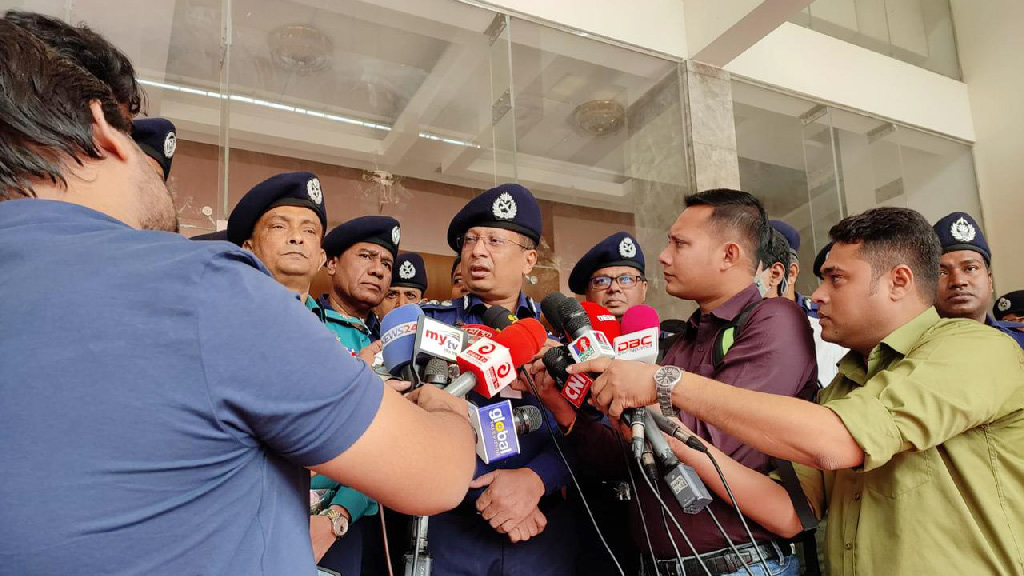 ১০ ডিসেম্বরে নাশকতার সুনির্দিষ্ট তথ্য নাই: আইজিপি 