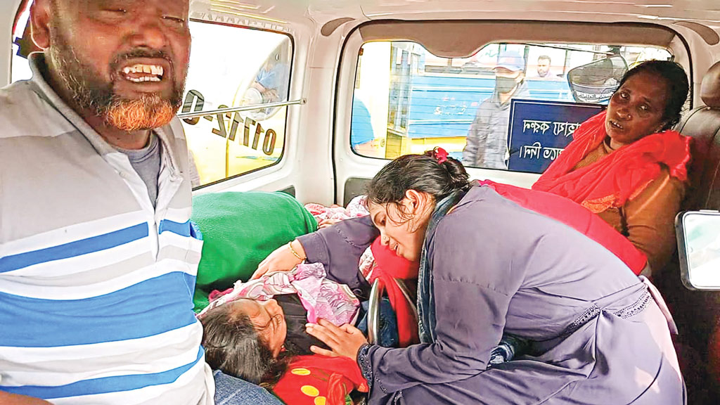 অ্যাম্বুলেন্সেই প্রাণ গেল শিশুটির