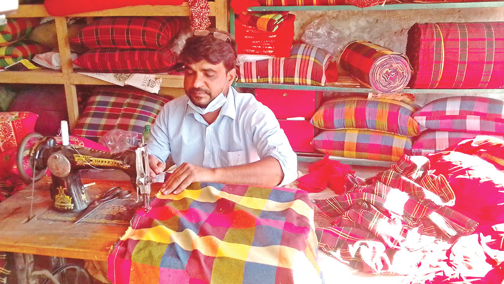 করোনাকালের ক্ষতি পুষিয়ে নেওয়ার আশায় ব্যবসায়ীরা