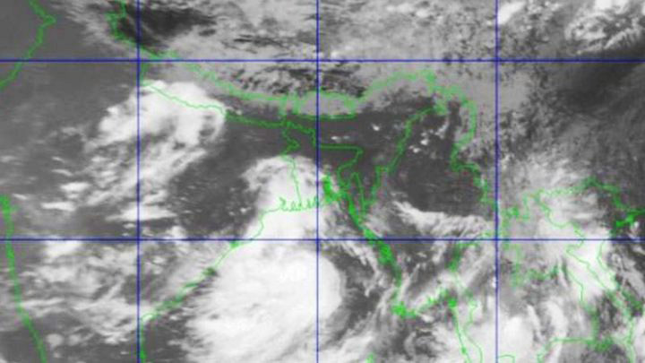 ঘূর্ণিঝড় গুলাবের প্রভাবে উত্তাল বঙ্গোপসাগর, বন্দরে ২ নম্বর সংকেত