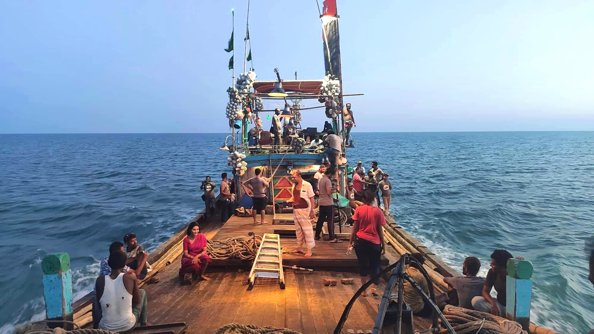 ‘সাদা সাদা কালা কালা’ গানের পেছনের গল্প