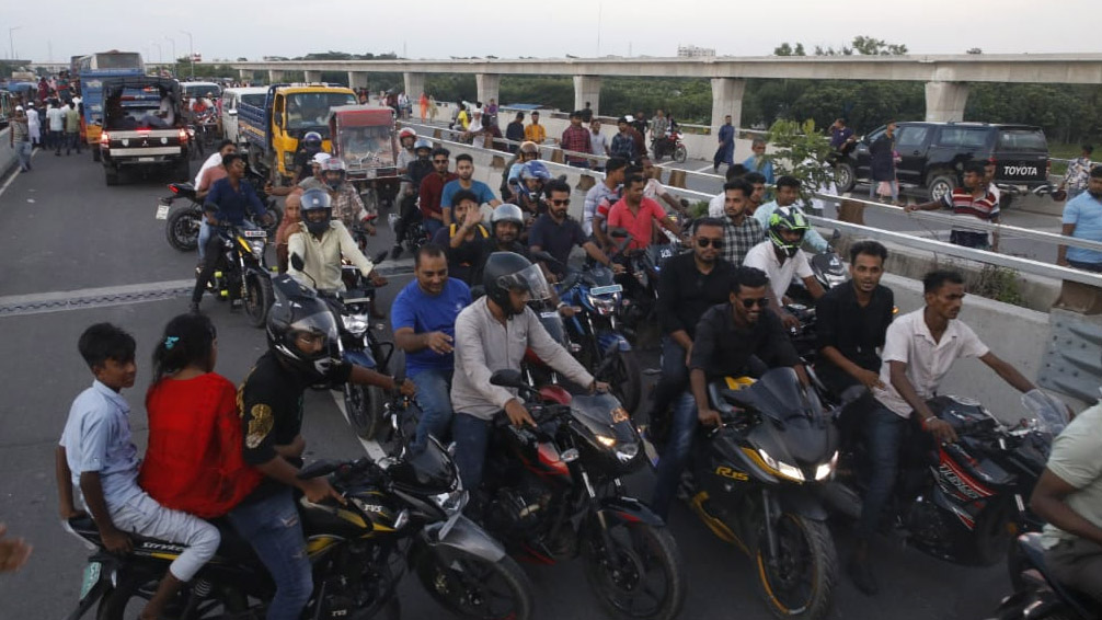 পদ্মা সেতুতে মোটরসাইকেল চলাচল অনির্দিষ্টকালের জন্য নিষিদ্ধ