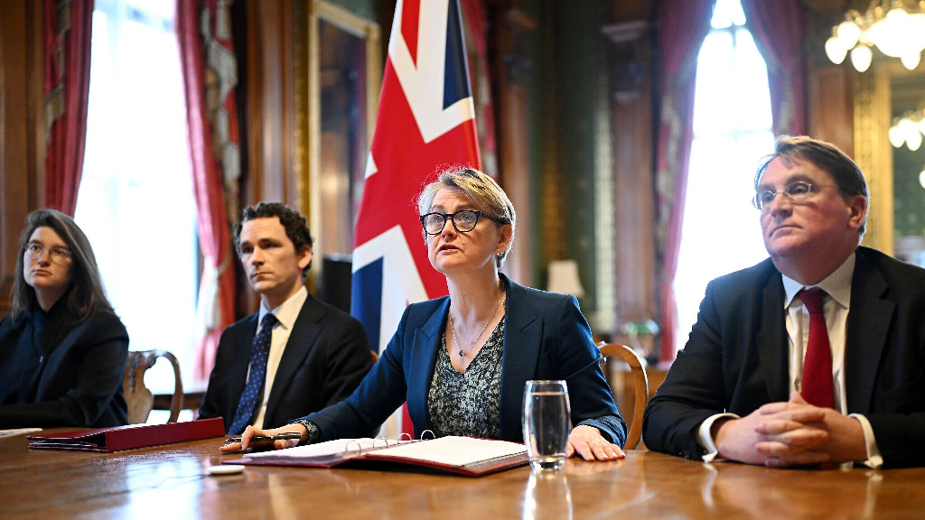 তেলের জাহাজ থেকে ইরানের টোল আদায় মানবে না যুক্তরাজ্য