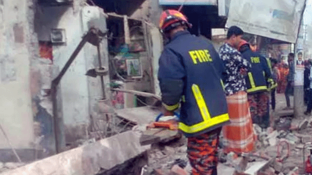 দেয়াল ধসে শিশুর মৃত্যুর ঘটনায় কোটি টাকা ক্ষতিপূরণ চেয়ে নোটিশ