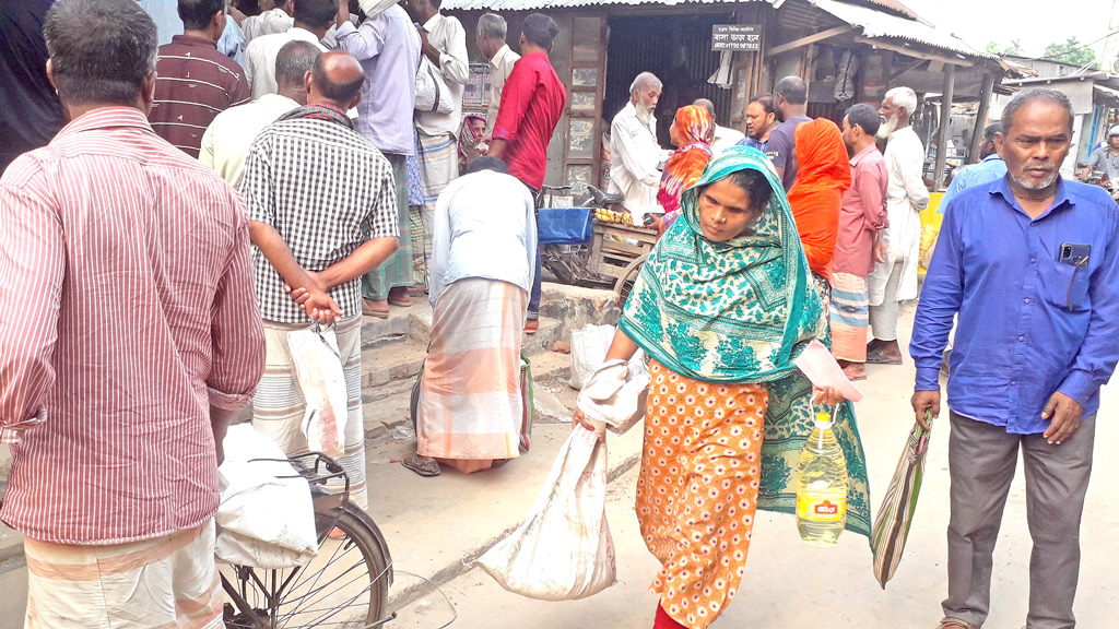 টিসিবির পণ্যে ছোলা বদলে আটার দাবি