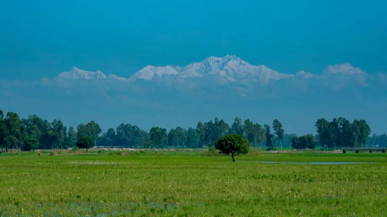 ঠাকুরগাঁও থেকে দেখা মিলছে কাঞ্চনজঙ্ঘার 