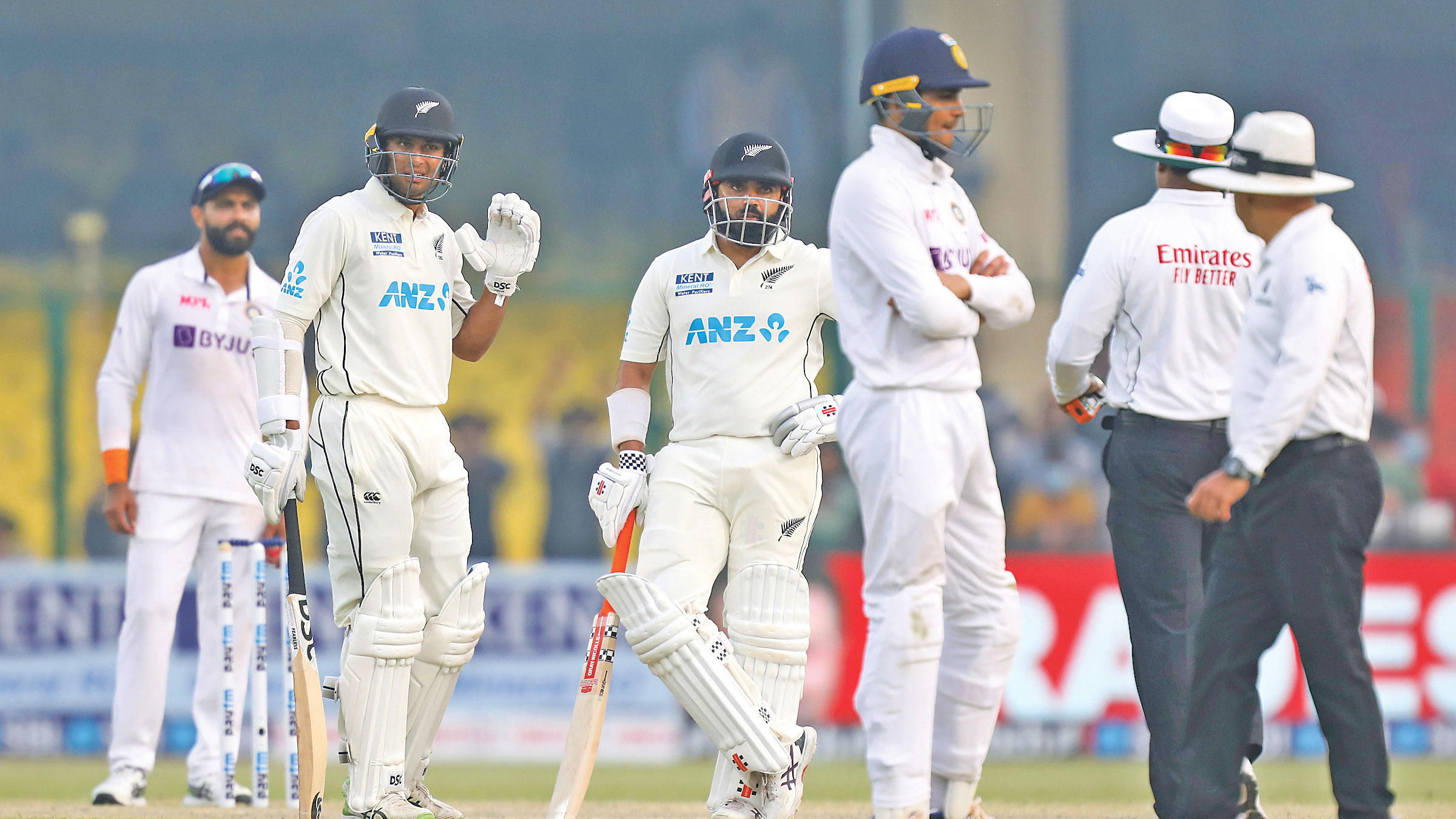টেস্ট সৌন্দর্য ছড়িয়ে ম্যাচ বাঁচাল নিউজিল্যান্ড