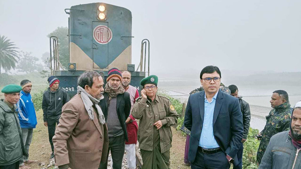 নেত্রকোনায় পূর্বধলা রেললাইনের ৪২টি নাট খোলা 