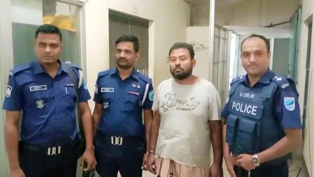 স্বামীর কথায় যুবকের পুরুষাঙ্গ কেটেছিলেন স্ত্রী: পুলিশ