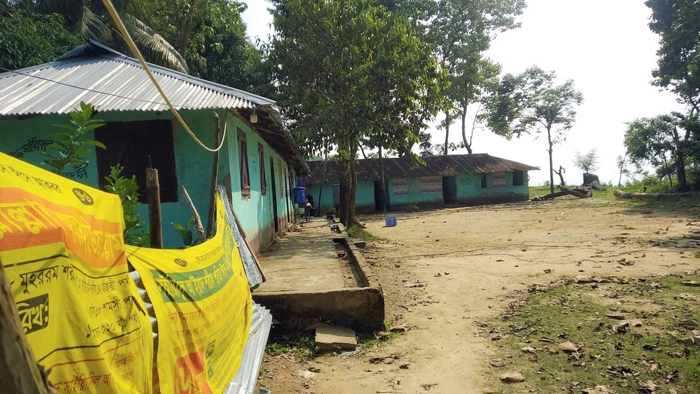 স্কুলে ১৪ বছর পর আজ উড়বে জাতীয় পতাকা