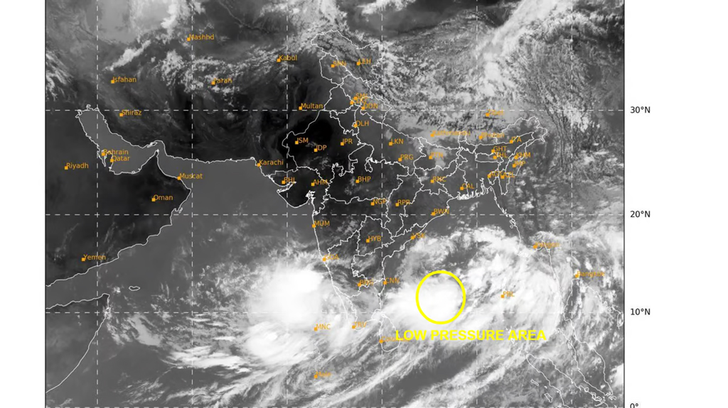 সাগরের লঘুচাপটি নিম্নচাপে পরিণত, বন্দরে ১ নম্বর সতর্কসংকেত