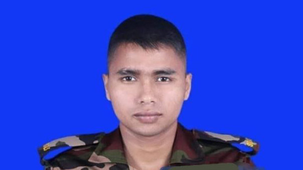 সুবর্ণচরে সড়ক দুর্ঘটনায় সেনাসদস্য ও তাঁর ভগ্নিপতি নিহত