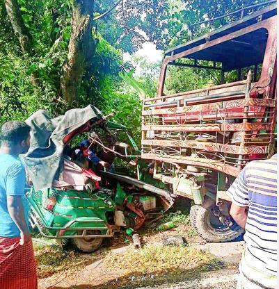 পাবনায় সড়ক দুর্ঘটনায় ৩ জন নিহত