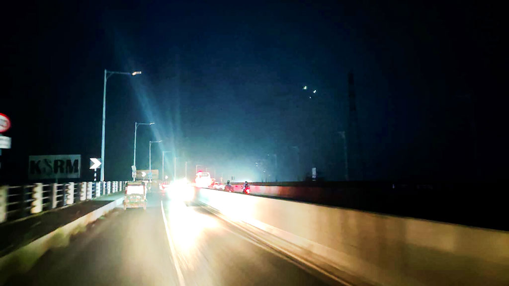 বাতি জ্বলে না এক্সপ্রেসওয়ের