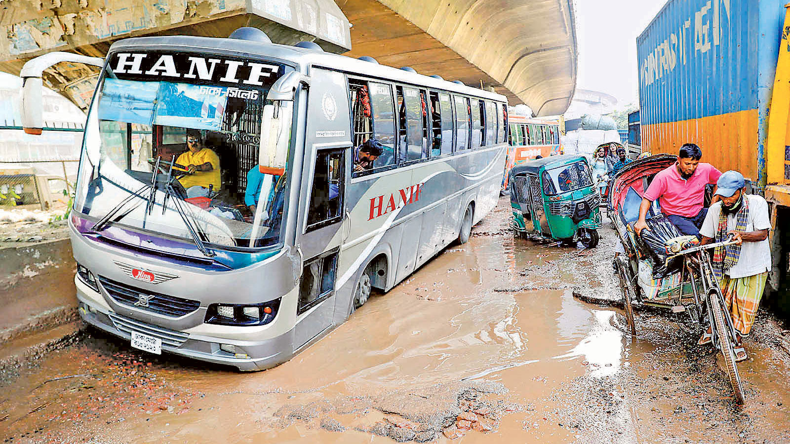 যাত্রাবাড়ী সড়ক নিয়ে মহাযন্ত্রণা