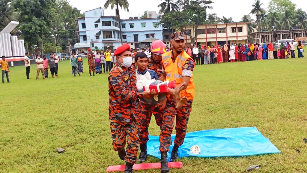 দুর্যোগ সচেতনতায় নানা আয়োজন