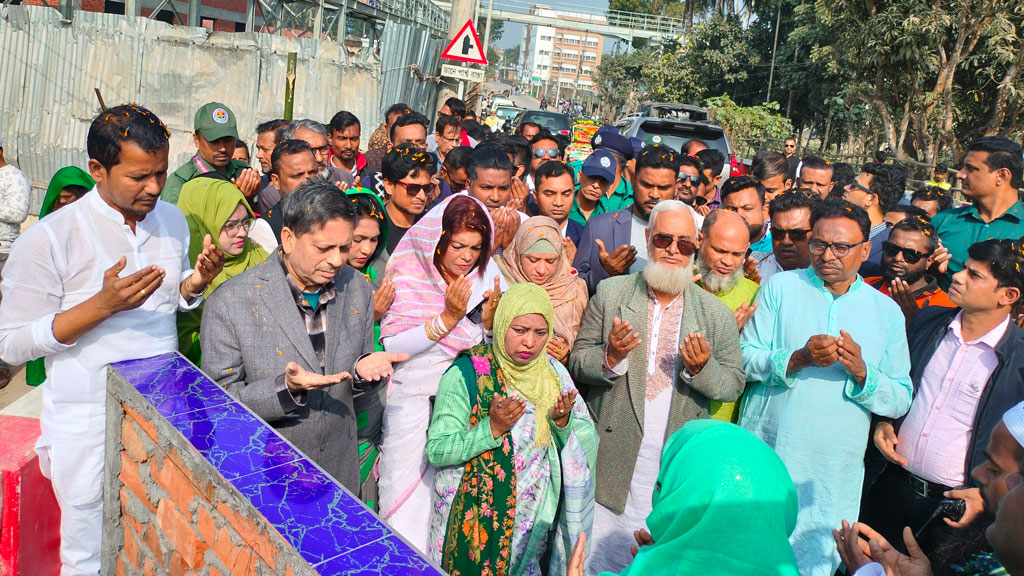 বরিশাল নগরীতে খাল ঘিরে নির্মিত হচ্ছে দৃষ্টিনন্দন ওয়াকওয়ে