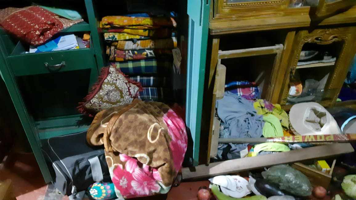 সোনারগাঁয়ে পূর্বশত্রুতার জেরে বাড়িঘরে হামলা-ভাঙচুর, আহত ১০
