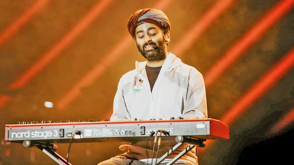 ঢাকায় গাইতে আসছেন অরিজিৎ সিং