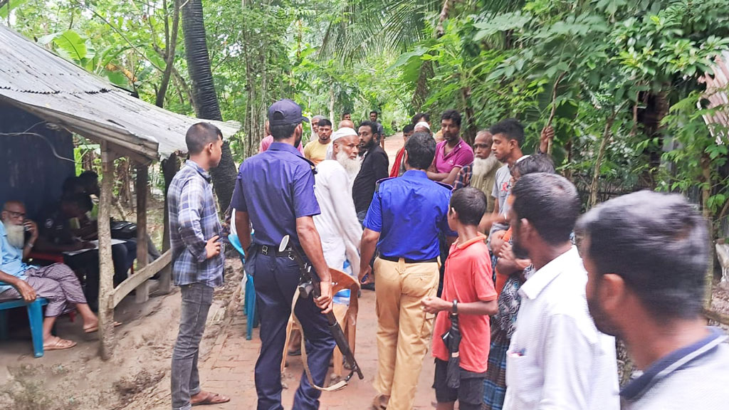 মোরেলগঞ্জে নারীর গলাকাটা মরদেহ উদ্ধার 