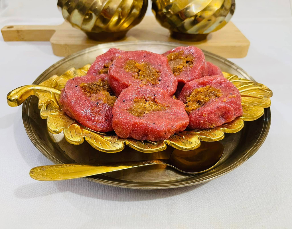মিষ্টি নারকেল রোল