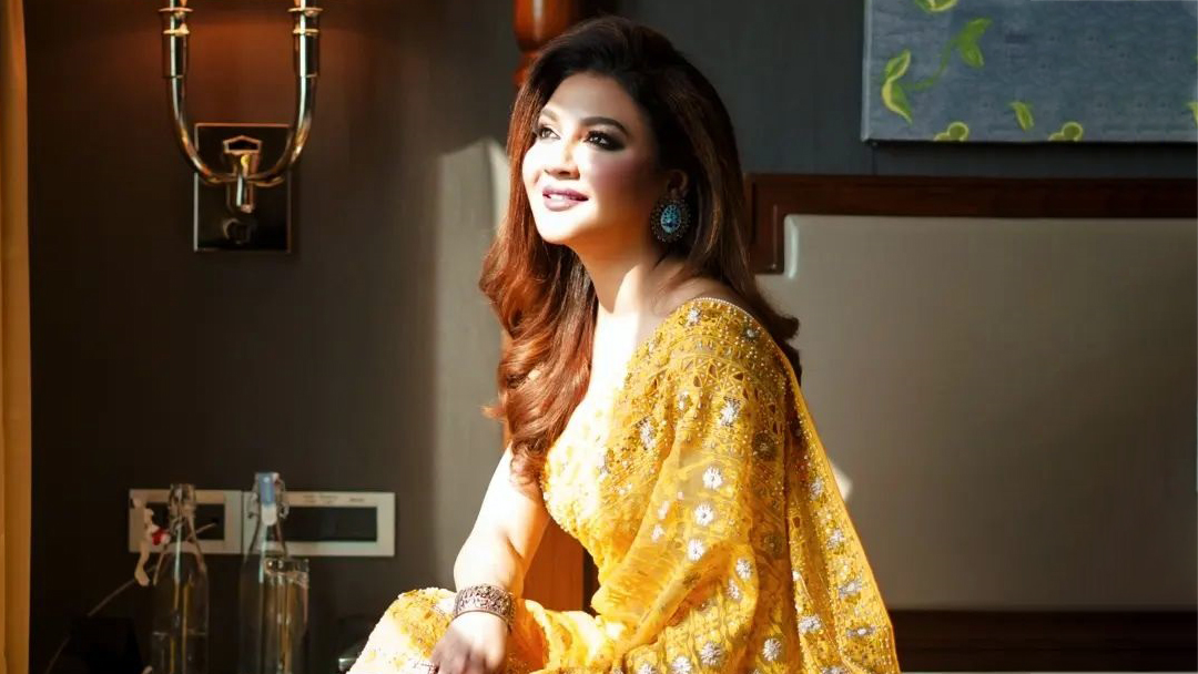 ‘এ যেন হলুদাভ সৌন্দর্যের বিচ্ছুরণ’