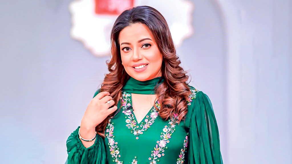 বিয়ে নিয়ে গুঞ্জন ছড়ালেন কনা