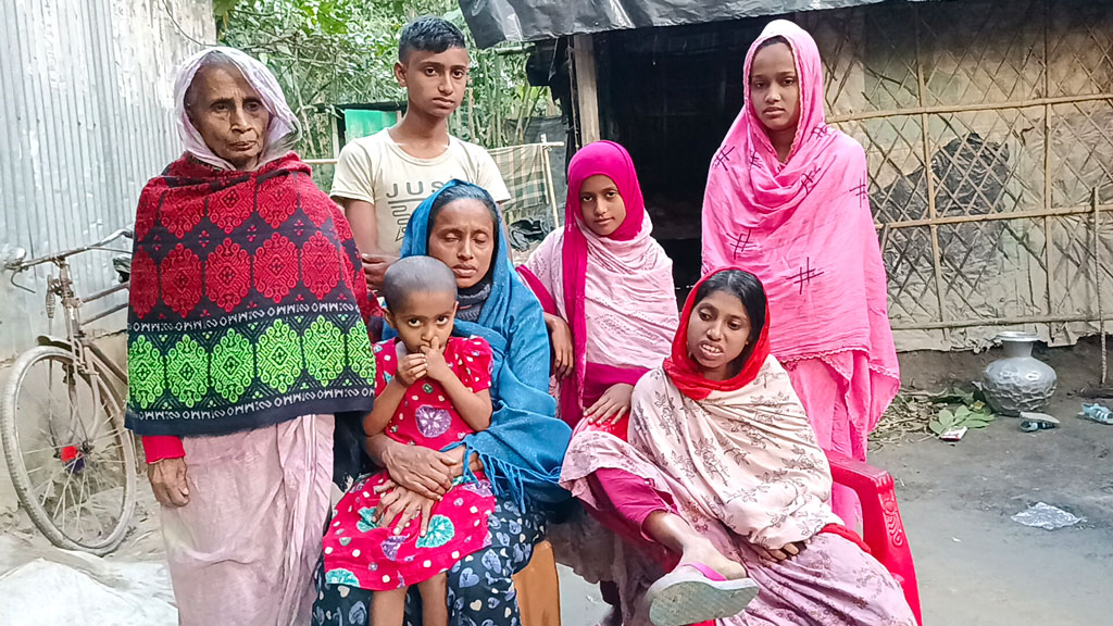 শিশু রাইহানের পরিবারের দায়িত্ব নিতে উপজেলা প্রশাসনের আশ্বাস