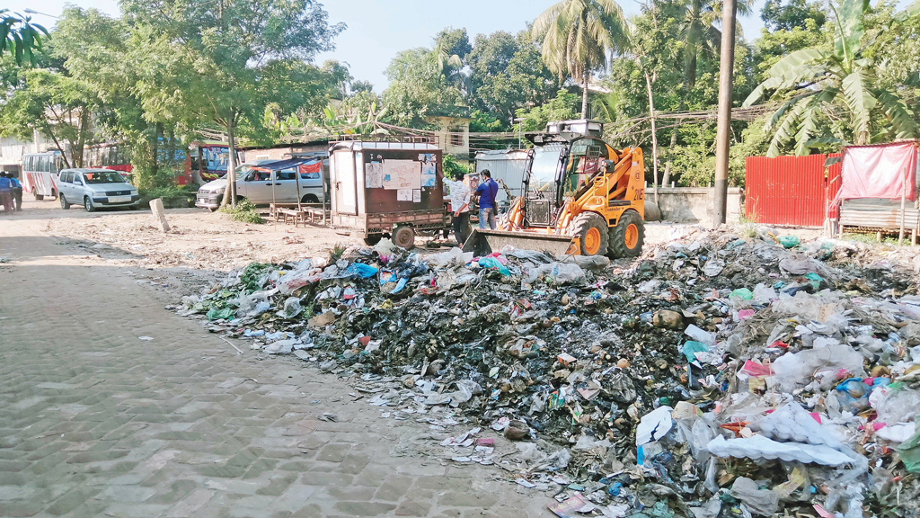 সরানো হচ্ছে দোহারের সেই অস্থায়ী ভাগাড়