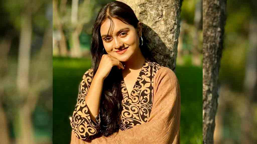 সিনেমার নায়িকা হচ্ছেন সাফানা নমনি