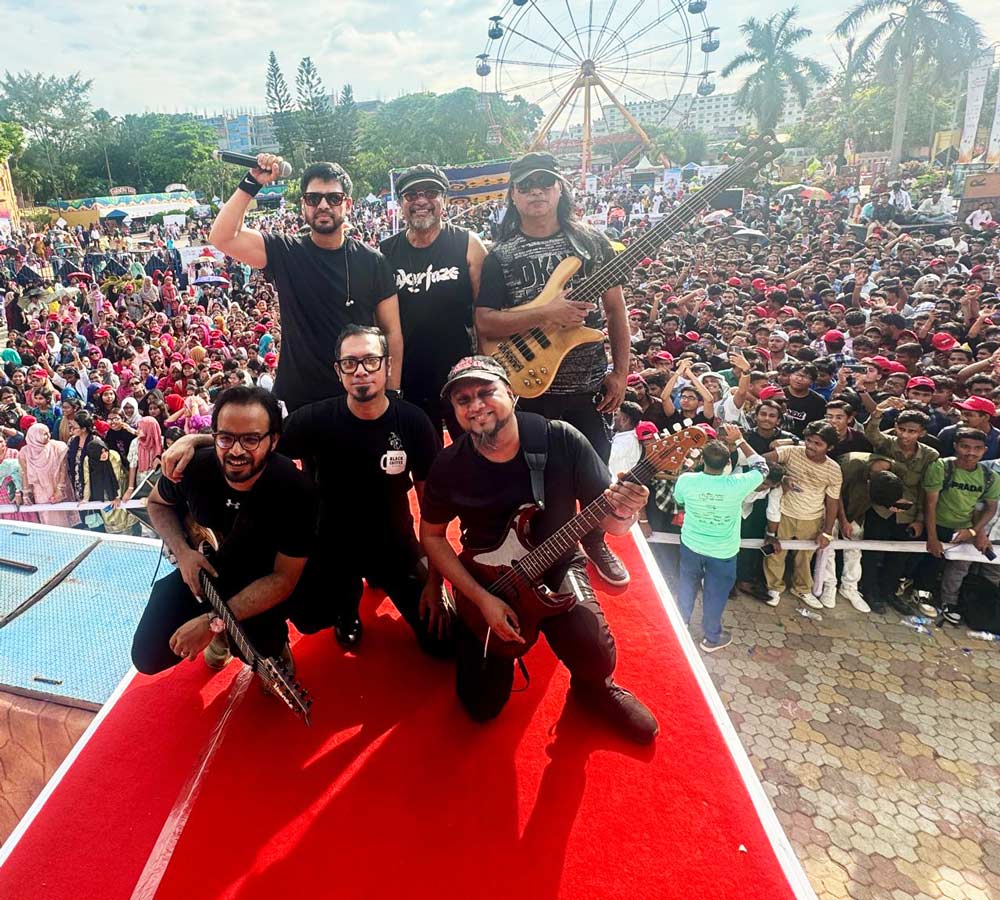 স্বাধীনতা দিবসে মানিক মিয়া অ্যাভিনিউয়ে গাইবে ওয়ারফেজ