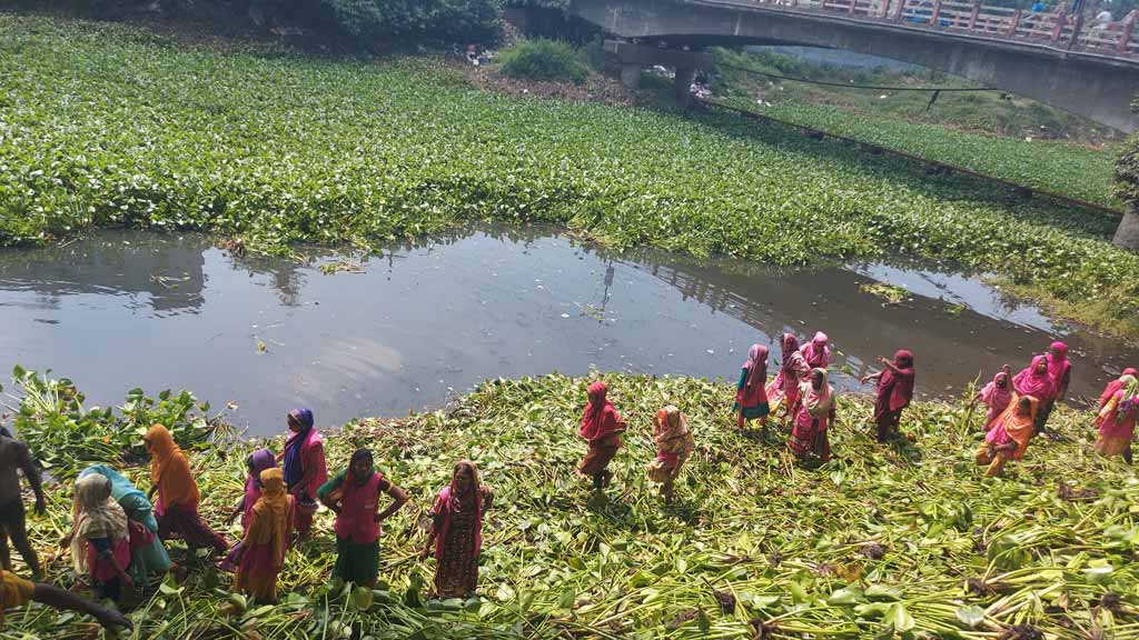 গাইবান্ধায় ঘাঘট লেক পরিষ্কার কার্যক্রম শুরু