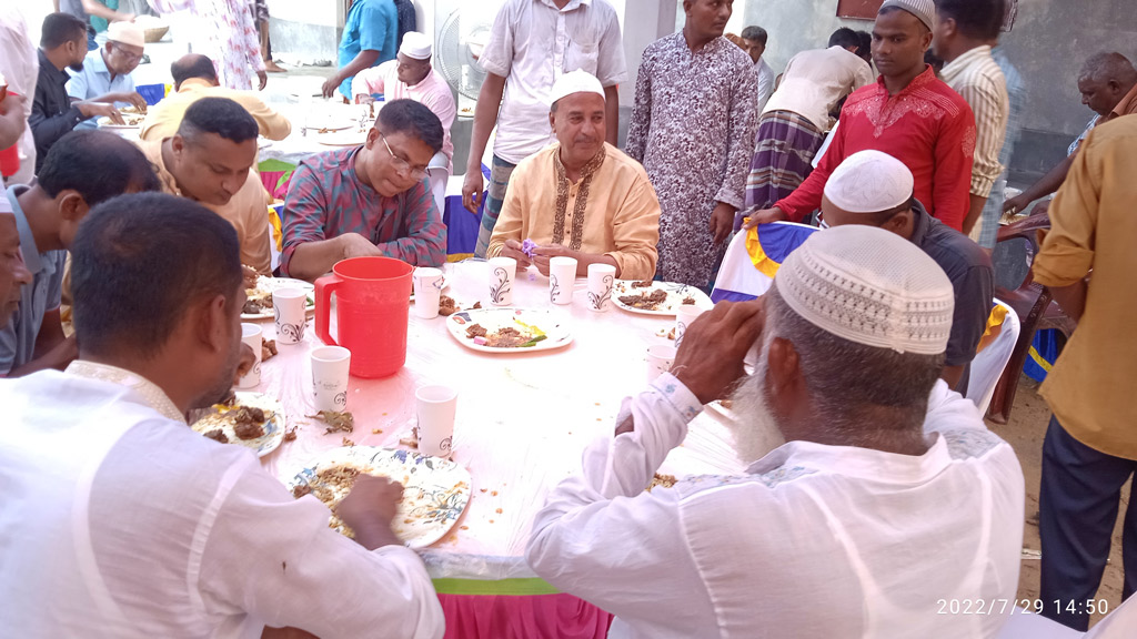 পুলিশের গুলিতে নিহত শিশুর কুলখানিতে ওসি