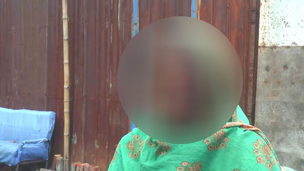 পুলিশ কর্মকর্তার স্ত্রীর বিরুদ্ধে গৃহকর্মীকে মারধরের অভিযোগ