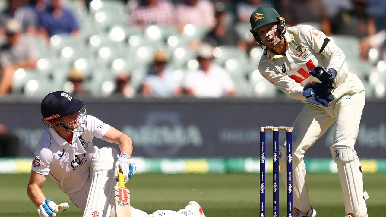 লায়ন-কামিন্সের দাপুটে বোলিংয়ে অ্যাশেজ হারের দ্বারপ্রান্তে ইংল্যান্ড