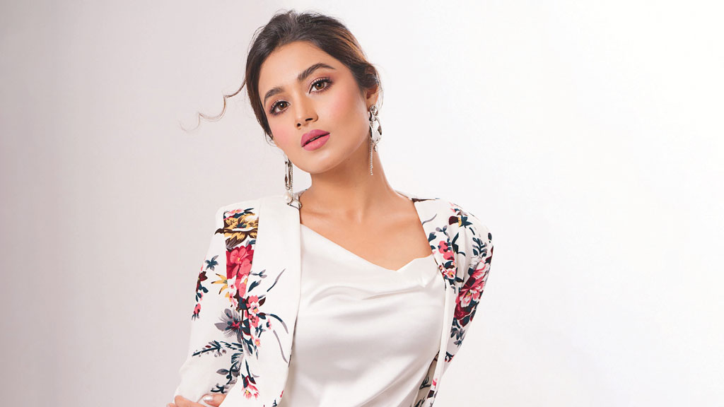 ইন্ডাস্ট্রিতে বৈষম্যের ব্যাপারে মুখ খুললেন ফারিণ