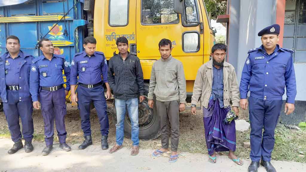 হিলি বন্দর থেকে পণ্যসহ উধাও ট্রাক ২১ দিন পর উদ্ধার, গ্রেপ্তার ৩