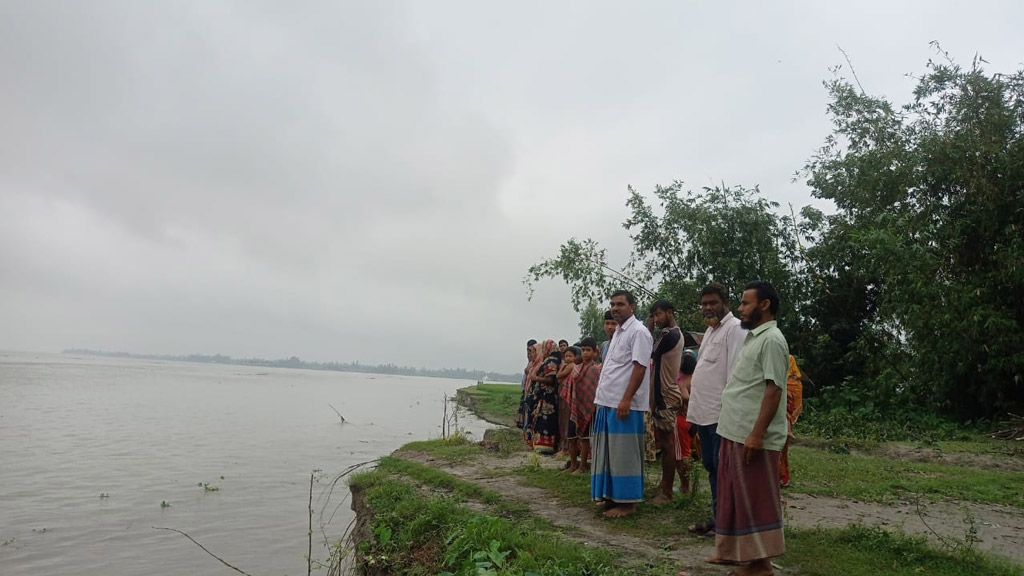 তিস্তার কাউনিয়া পয়েন্টে বিপৎসীমার ওপরে পানি, দুশ্চিন্তায় পারের মানুষ