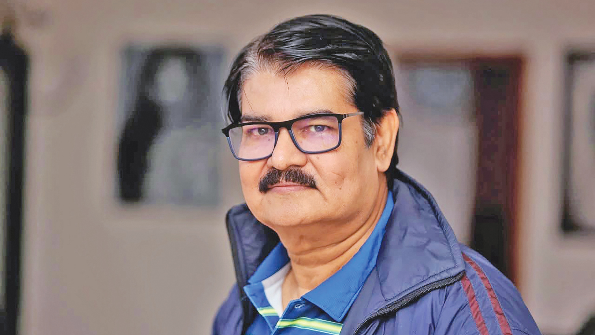 যুদ্ধ নিয়ে সুজিত মোস্তফার গান