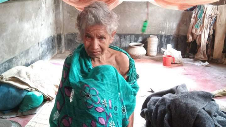 জীবিত বৃদ্ধাকে মৃত দেখিয়ে ভাতা বন্ধ